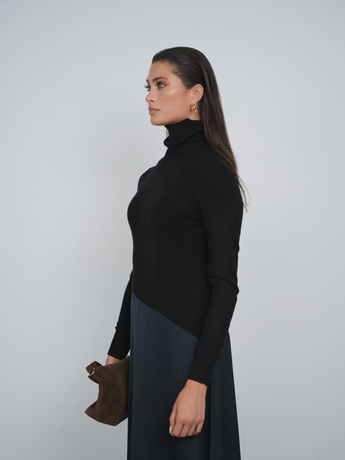 Point Mixed Turtleneck Dress