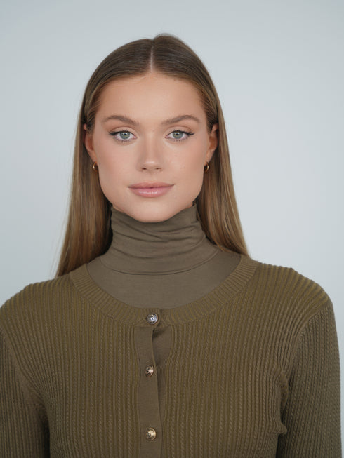 Point Tiny Cable Cardigan in Olive