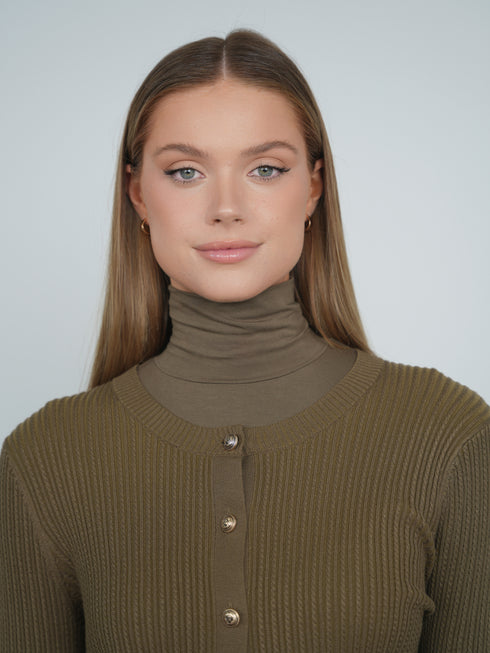 Point Tiny Cable Cardigan in Olive