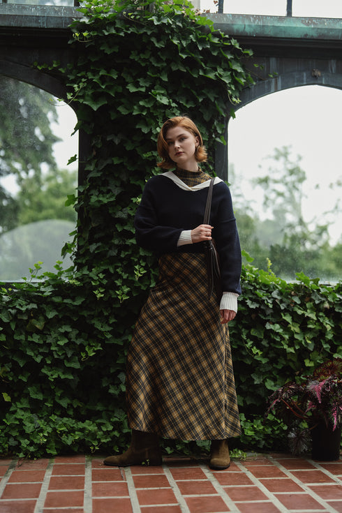 Point Sailor Sweater in Navy & Cream